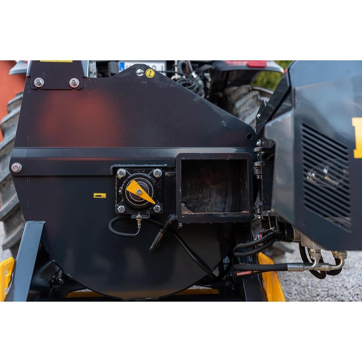 Haketin 150, jossa on hydraulinen syöttö