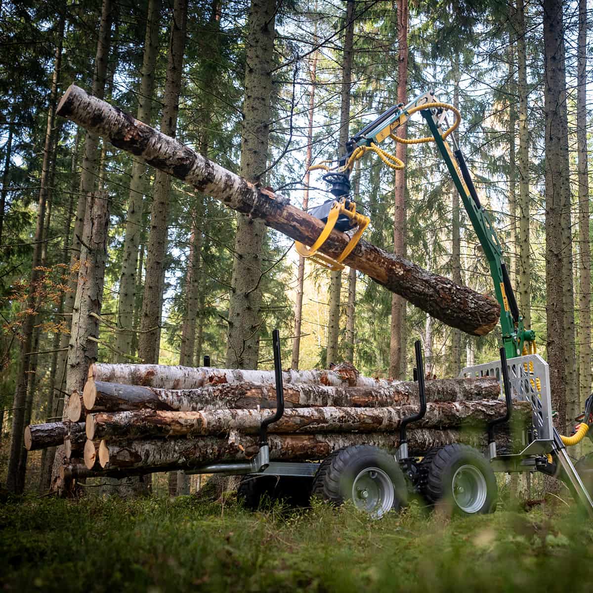 3 tonnin metsävaunu 4,2 m kuormaimella