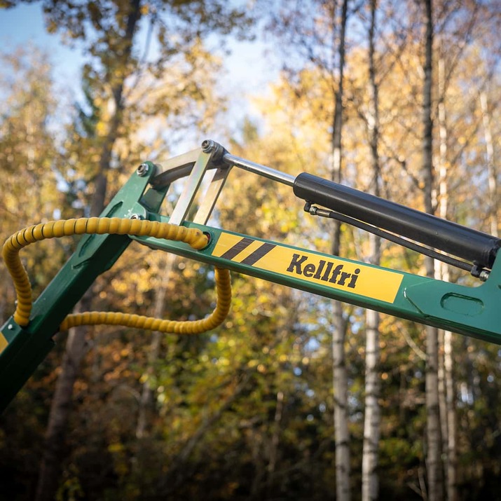 3 tonnin metsävaunu 4,2 m kuormaimella