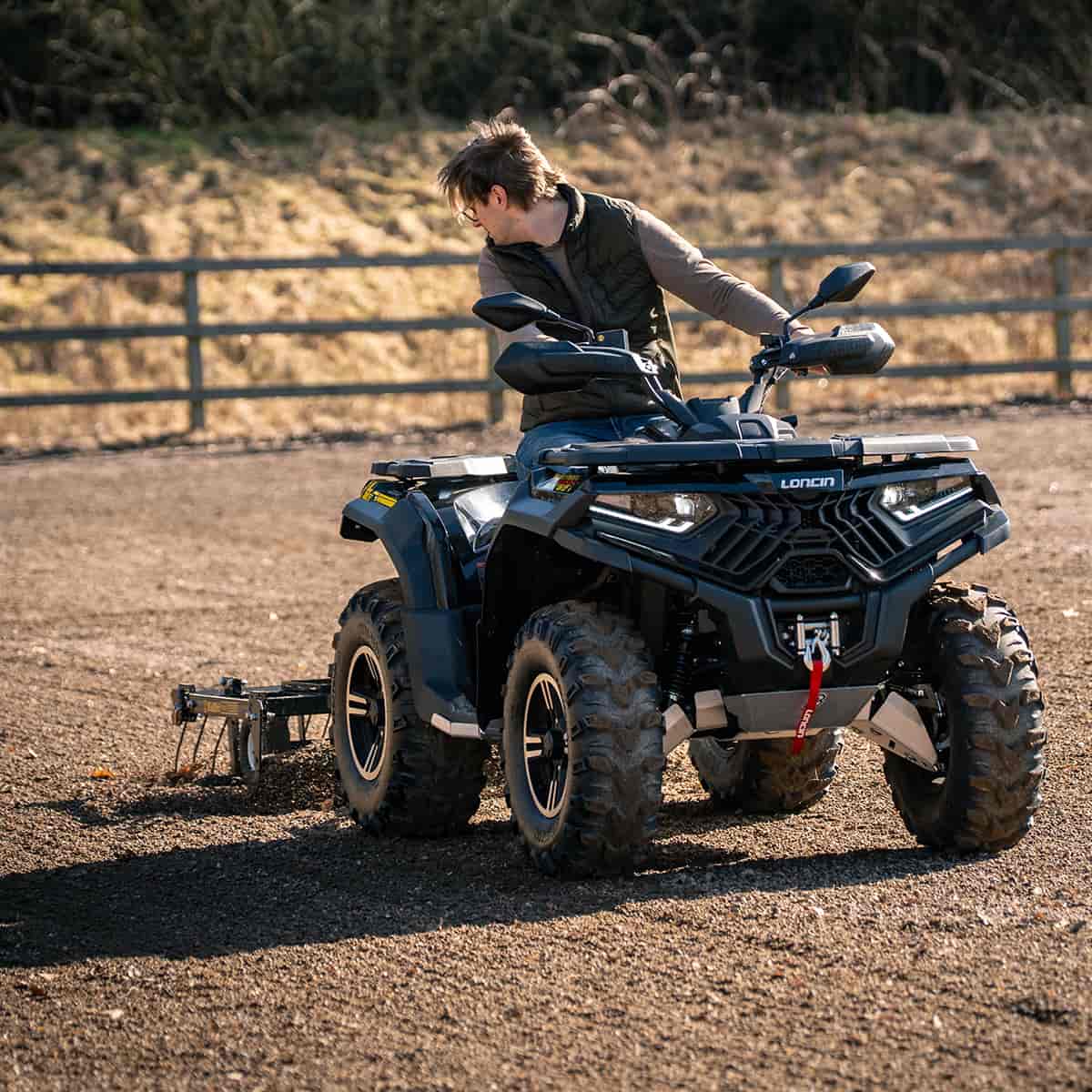 Pihaharava ATV säädettävä työkorkeus ja vetopiste