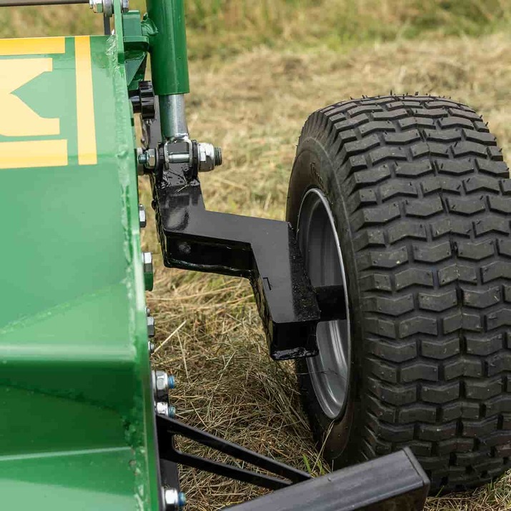 ATV-leikkuri luukulla ja sähköstartilla 1,5 m, Briggs and Stratton 13,5 hv 