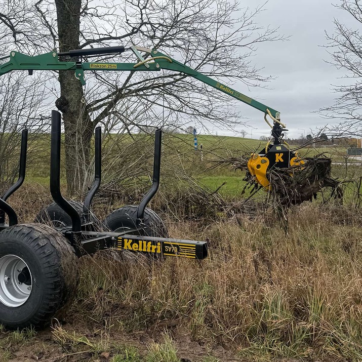 Risukoura sisältää hydrauliletkun ja pultin