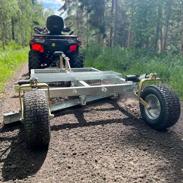 Mönkijän 3-teräinen tielana sähköisellä korkeussäädöllä